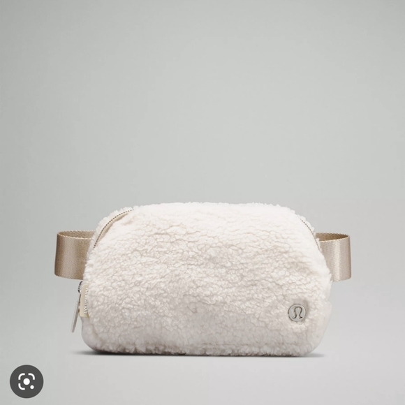 Lululemon everywhere belt bag *fleece - Picture 1 of 6